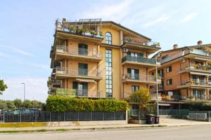 2 LOCALI A PORTO SANT'ELPIDIO