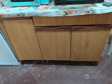 mobiletti pensili tre ante per cucina/ cucinino 