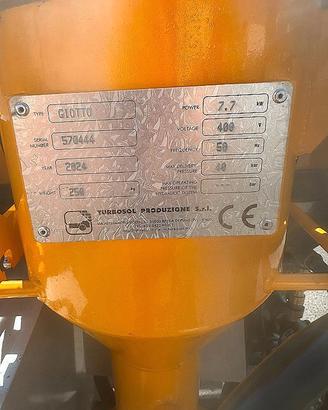 Turbosol Giotto, intonacatrice con ruote