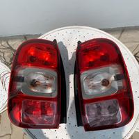 Fanali posteriori Dacia Duster 2016