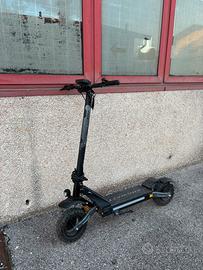 Monopattino elettrico Angwatt CS1