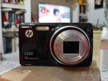 Fotocamera digitale compatta HP s520.
- Risoluzion