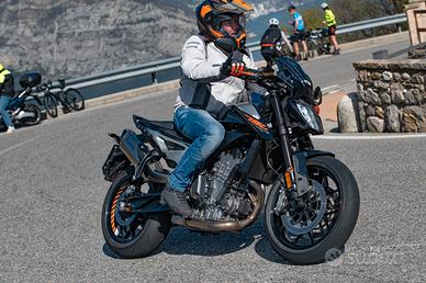 KTM Duke 790 The Black Scalpel