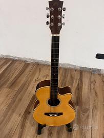 Chitarra classica amplificata M guitar