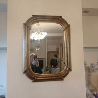 Specchio in legno dorato e vetro molato