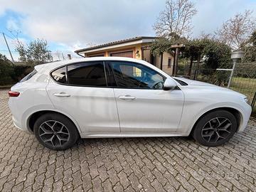 Alfa romeo Stelvio 2019 210cv
