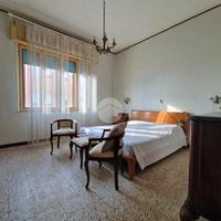 CASA SEMINDIPENDENTE A BORGO VIRGILIO