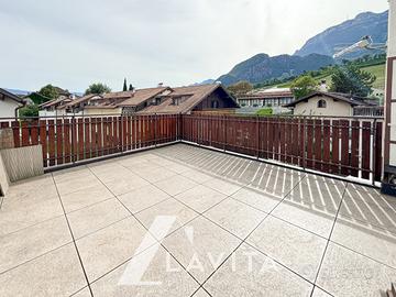 Ampio trilocale con terrazza ad Appiano