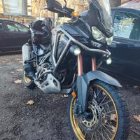 Africa Twin 1100 adv sport garanz. Honda
