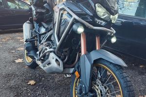 Africa Twin 1100 adv sport garanz. Honda