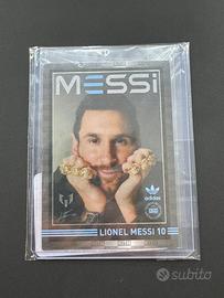 Carta Lionel Messi Kith x Adidas Sealed