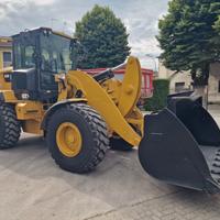 Pala gommata Caterpillar 938M