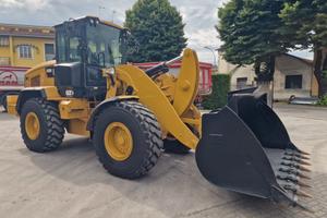 Pala gommata Caterpillar 938M