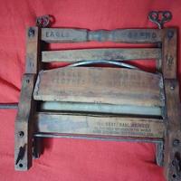 Antica strizzatrice per panni