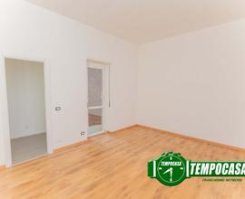 2 Locali ristrutturato con cucina abitabile, balco