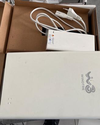 Antenna FWA 5G WindTre – Completa di alimentatore