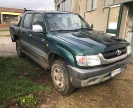 TOYOTA Hilux 2.5 D-4D 4WD 4x4 4 Runner 4P.DO