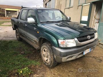 TOYOTA Hilux 2.5 D-4D 4WD 4x4 4 Runner 4P.DO