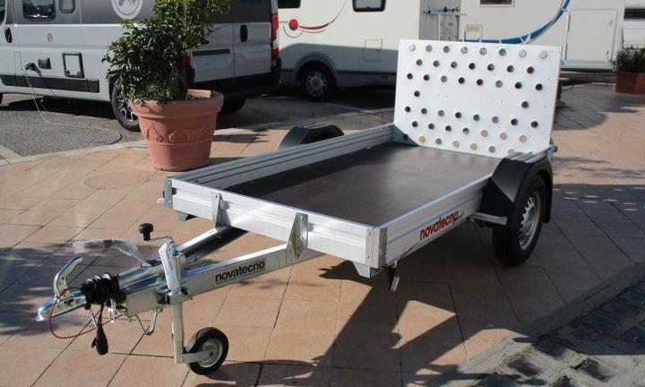 Carrello porta moto frenato patente B - 750/900 Kg