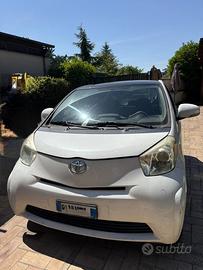 Toyota iQ