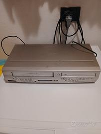 Videoregistratore VHS e DVD Funai