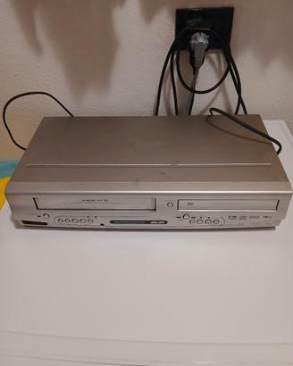 Videoregistratore VHS e DVD Funai
