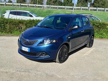 Lancia Ypsilon 1.0 70Cv FireFly 5 porte Hybrid Sil