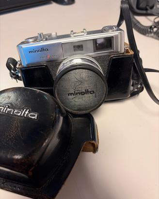 Minolta HI-MATIC 9. Fotocamera anni 60/70