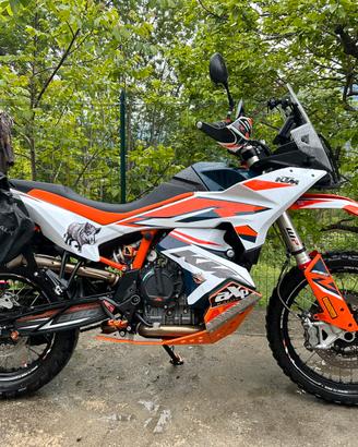 KTM 890 Adventure R
