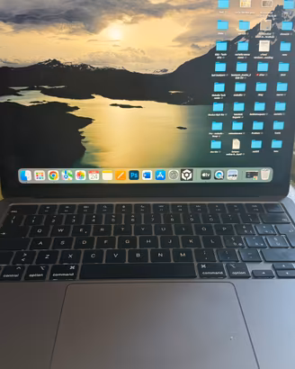MacBook air 13.6 ChipM2Gpu10coressd 512 IMMACOLATO