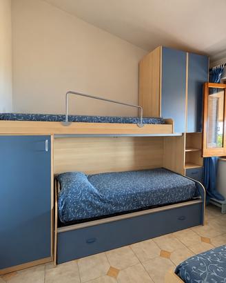 Cameretta completa con 4 posti letto e materassi
