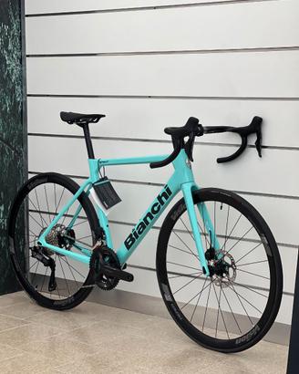 Bici da corsa Bianchi Sprint 105 di2 (55)