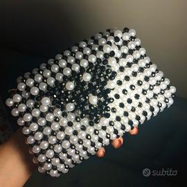 Clutch fatta a mano con le perline 