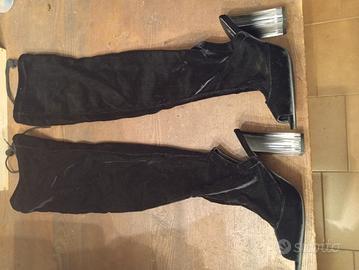 Stivali neri aperti taglia 38