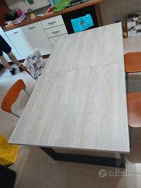 Tavolo cucina estensibile