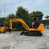 E255 - Escavatore Komatsu 25 q