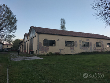 Capannone da ristrutturare