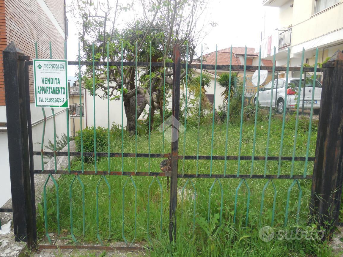 3 LOCALI A OLEVANO ROMANO - Vista 3
