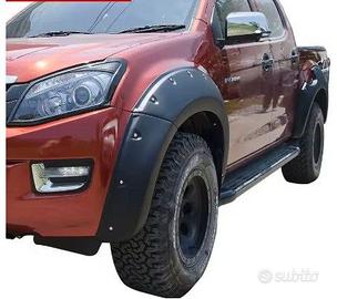 PARAFANGHI ESTERNI per ISUZU D-Max 2023-2024-2025