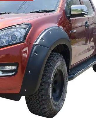 PARAFANGHI ESTERNI per ISUZU D-Max 2023-2024-2025