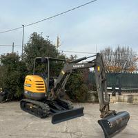 E210 Escavatore Volvo 27 q EC27C