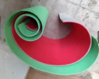 stuoie e sedia da spiaggia campeggio