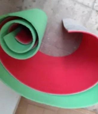 stuoie e sedia da spiaggia campeggio