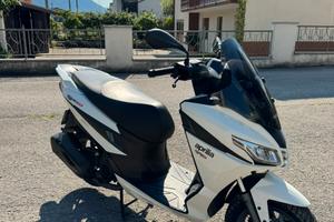Aprilia SXR 50 bianco