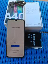 Samsung Galaxy A40 , Display 5.9" Super AMOLED