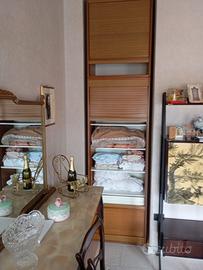 armadio con sportelli scorrevoli