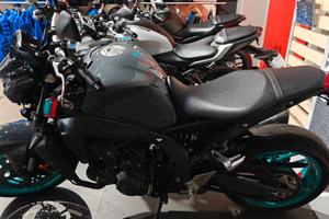 Yamaha MT-09 MTO9 CYAN