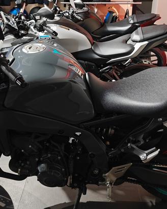 Yamaha MT-09 MTO9 CYAN