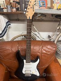 chitarra elettrica Yamaha eg 112
