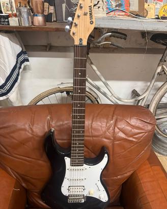 chitarra elettrica Yamaha eg 112